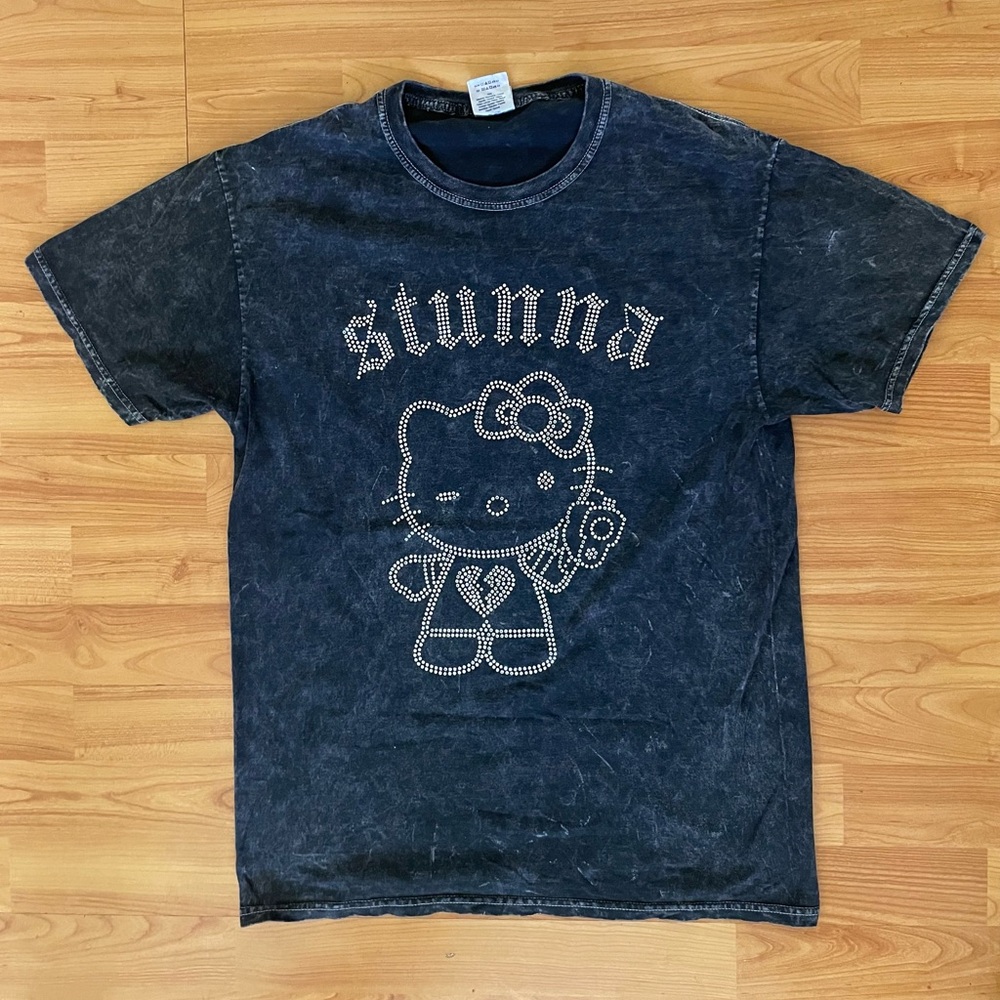 Hello Kitty Tee - Picture 2 of 2